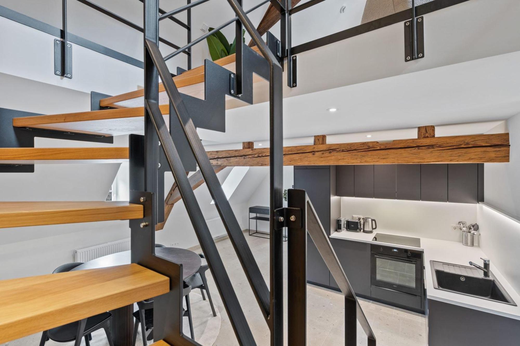 Elegant Clausen Apartment With King Bed & Wifi Люксембург Экстерьер фото