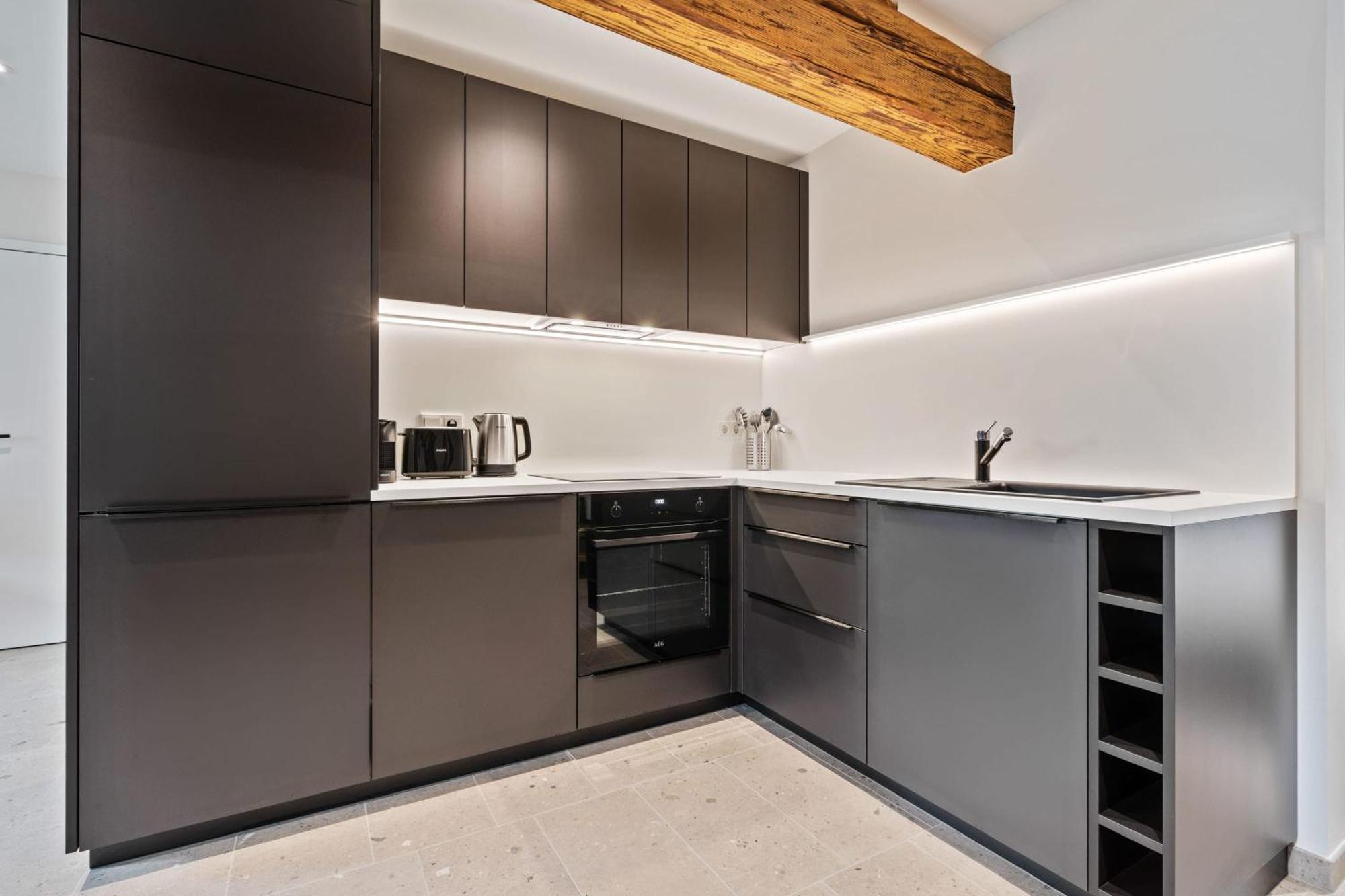 Elegant Clausen Apartment With King Bed & Wifi Люксембург Экстерьер фото