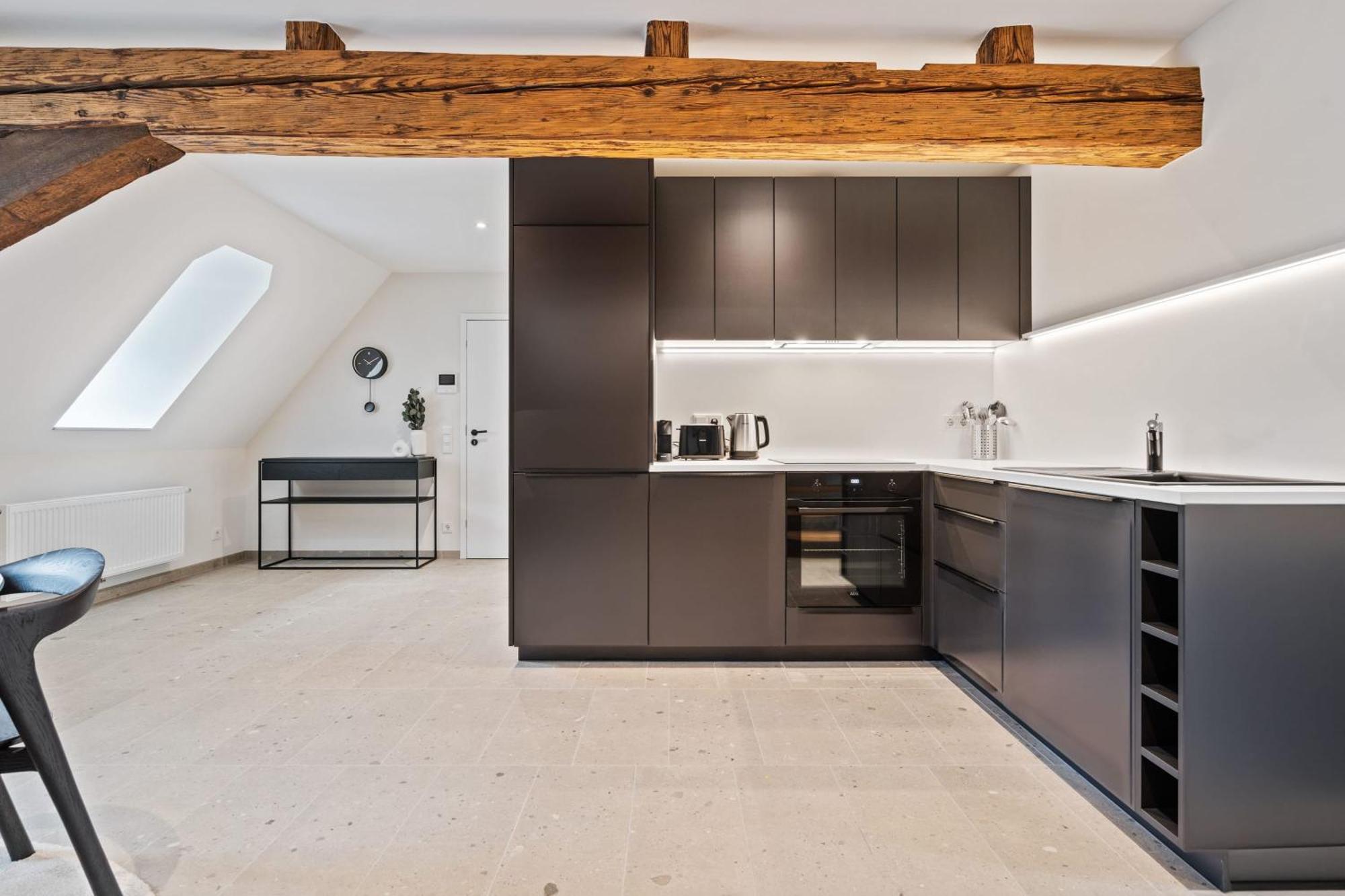 Elegant Clausen Apartment With King Bed & Wifi Люксембург Экстерьер фото