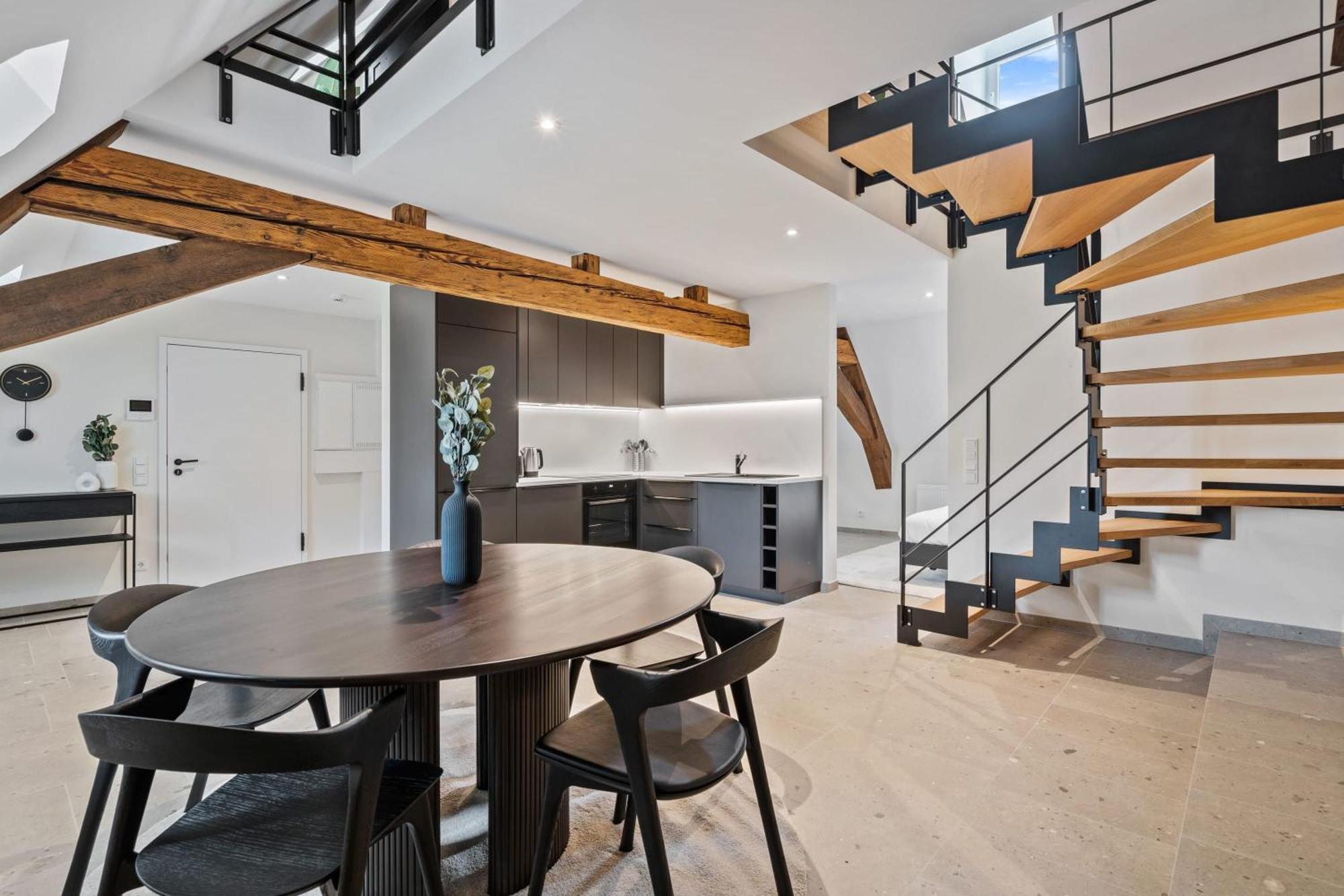 Elegant Clausen Apartment With King Bed & Wifi Люксембург Экстерьер фото