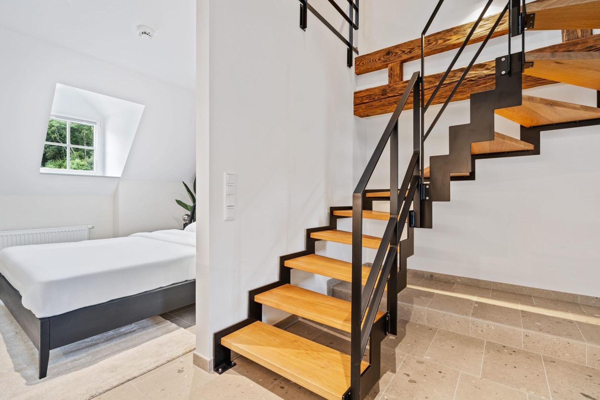 Elegant Clausen Apartment With King Bed & Wifi Люксембург Экстерьер фото