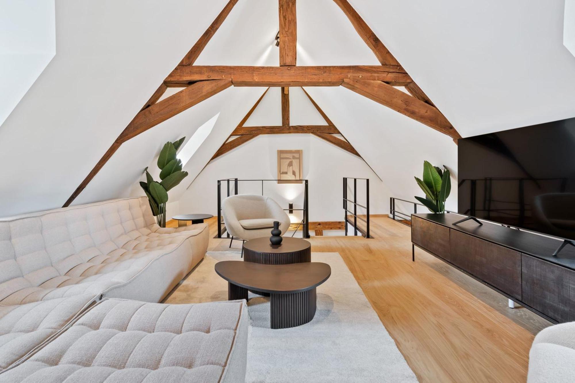 Elegant Clausen Apartment With King Bed & Wifi Люксембург Экстерьер фото