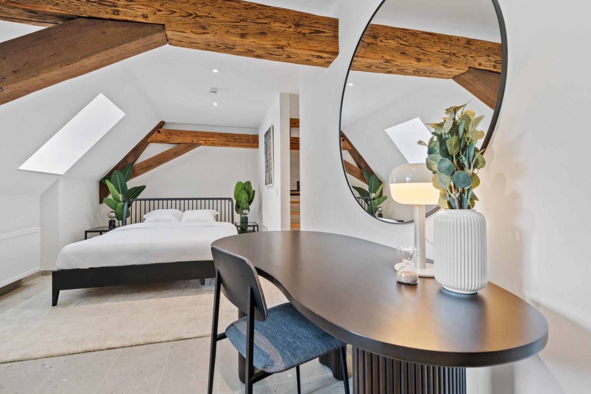 Elegant Clausen Apartment With King Bed & Wifi Люксембург Экстерьер фото