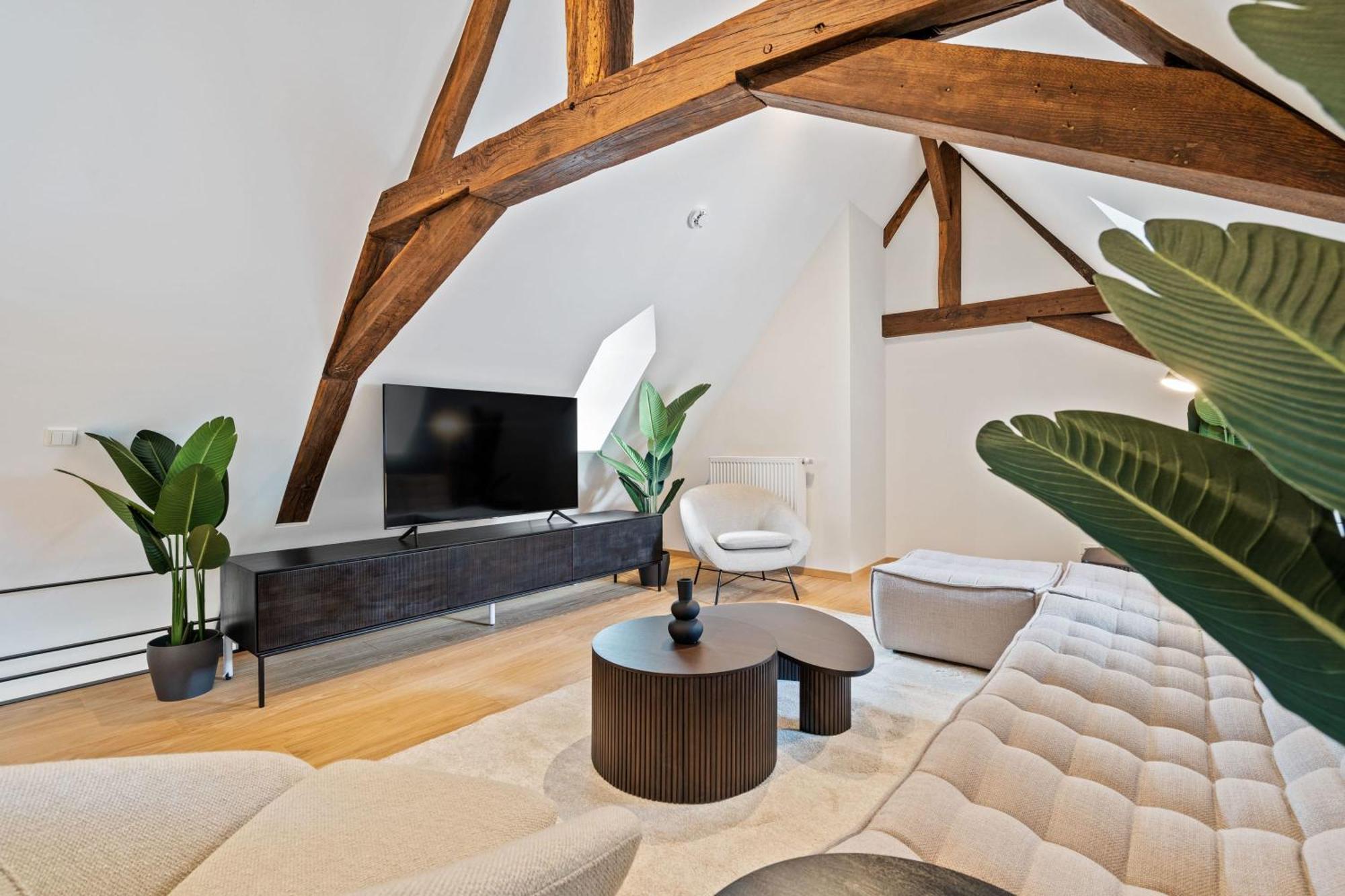 Elegant Clausen Apartment With King Bed & Wifi Люксембург Экстерьер фото